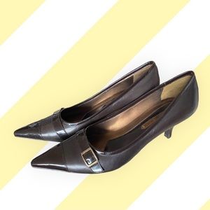 Bandolino - buckle detail - heel